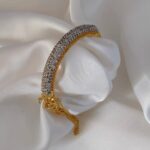 Zircon Jarao Openable Bangle