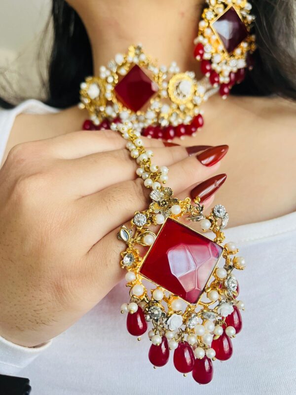 Maroon doublet stone Choker set